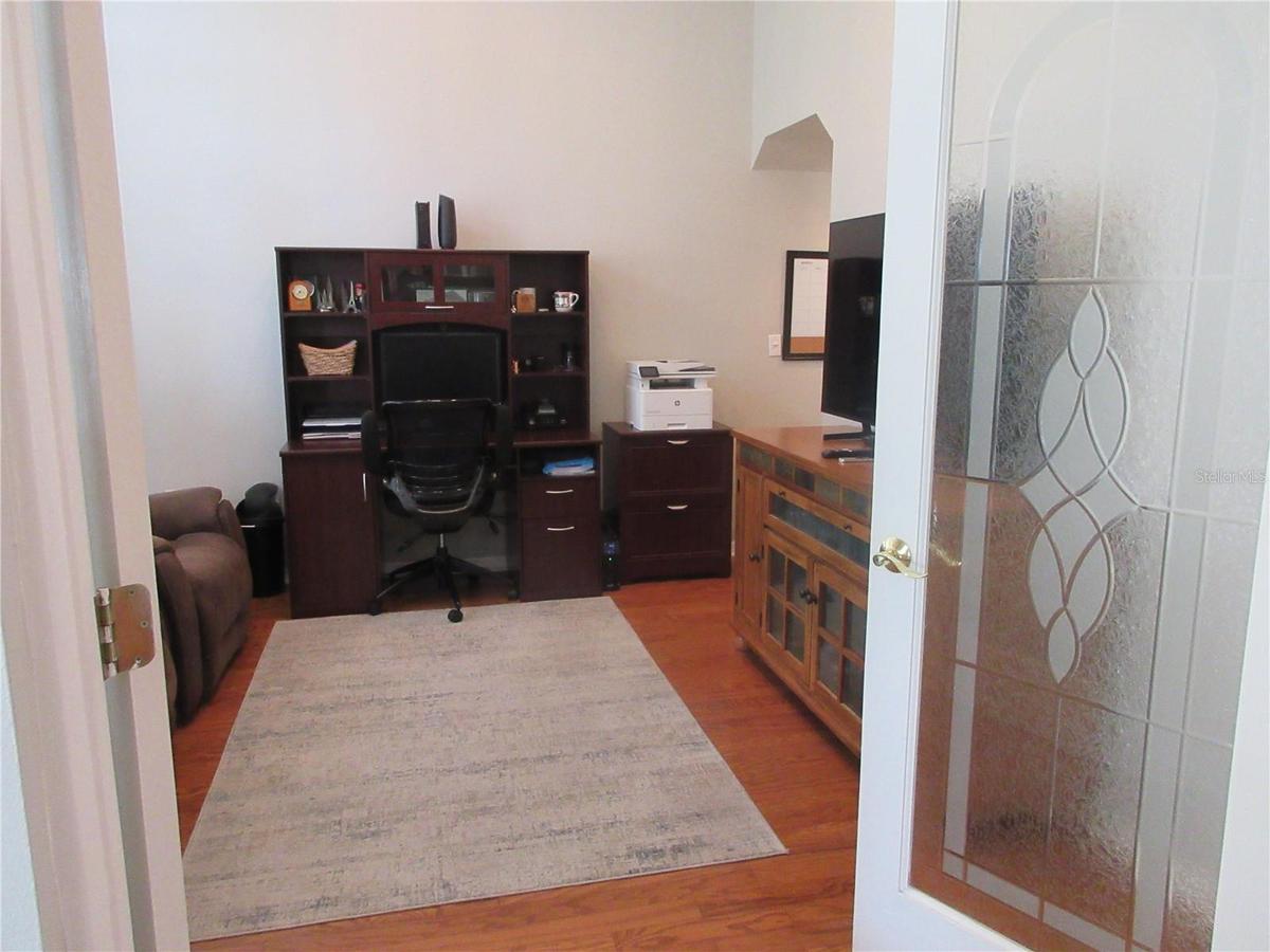 Office/den- frosted doors