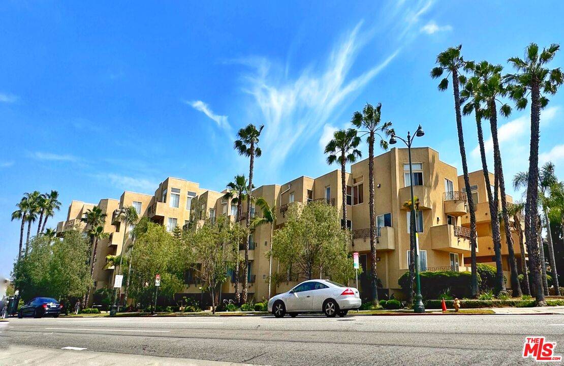 4100   Wilshire Blvd 3BR La