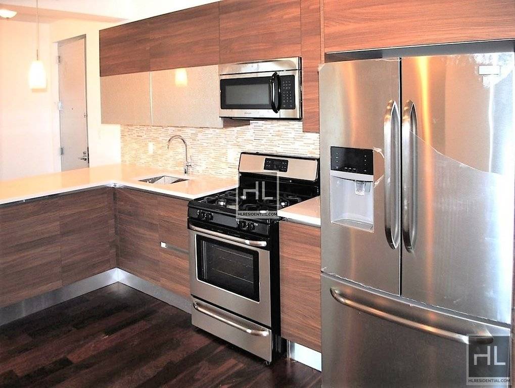 NO FEE LUXURY APARTMENT NOTE ON 13 MONTH LEASE LAST MONTH FREE !