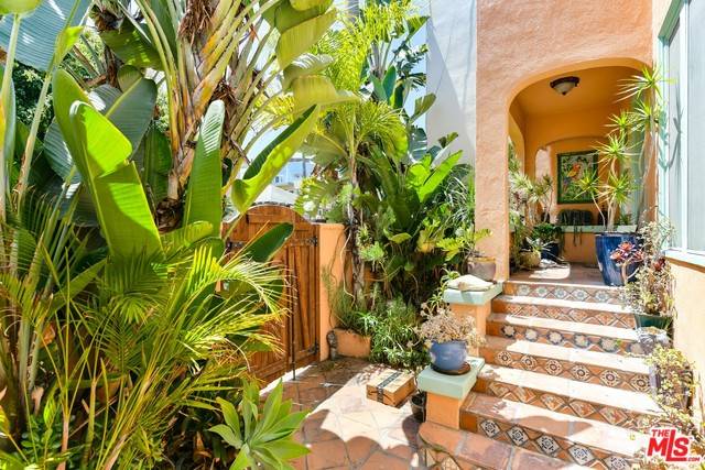 121  Brooks AVE 2BR Marina Del Rey La