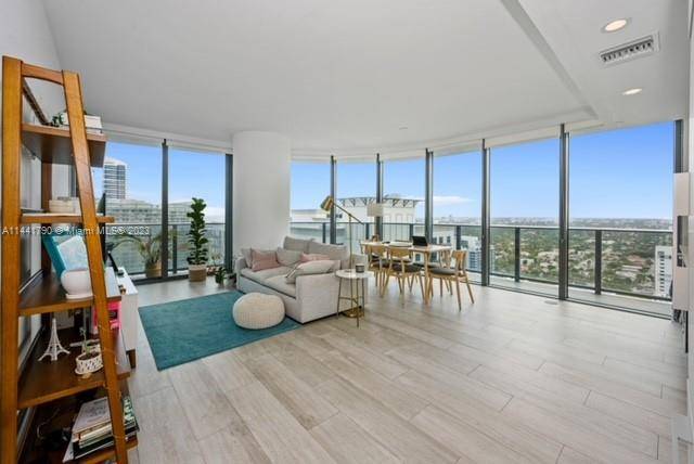 Beautiful unit with floor to ceiling windows all through out.