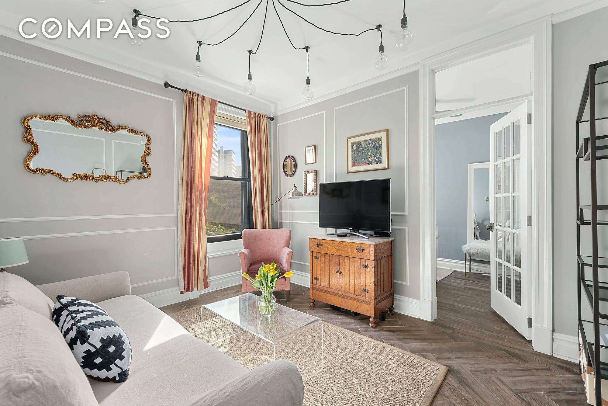 Move right into this charming 1 Bed, 1 Bath co op in Morningside Heights adjacent to the Manhattan School of Music and only a few blocks from Barnard College and ...