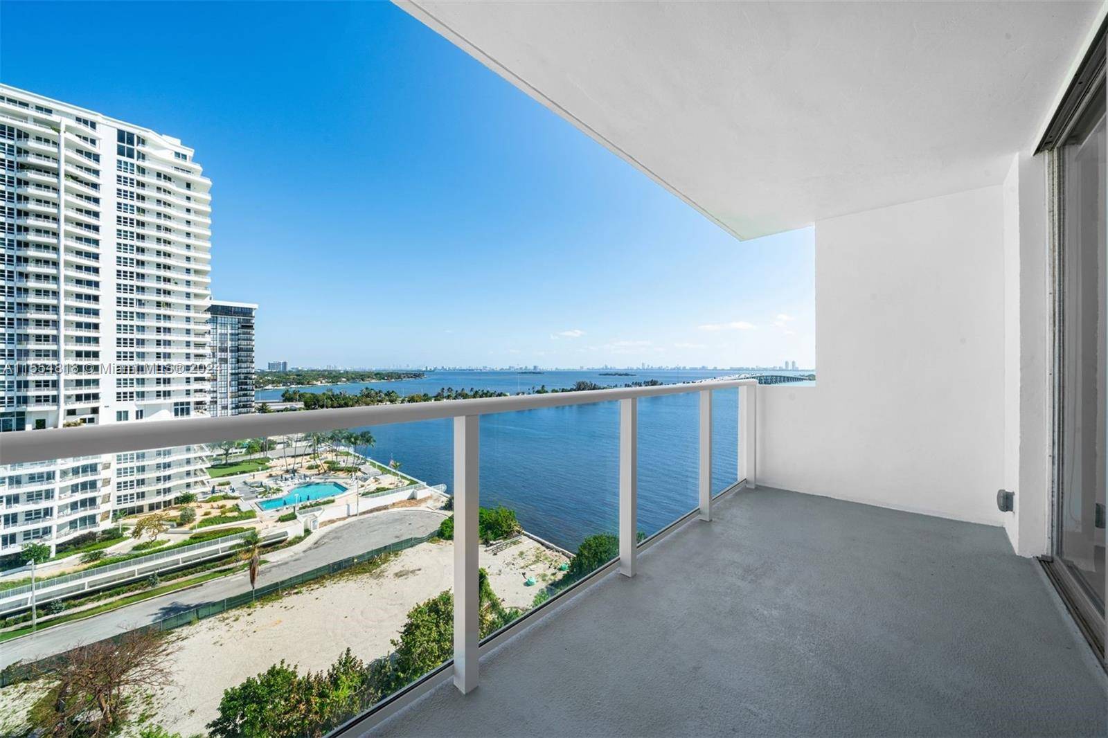 BEAUTIFULLY REMODELED WATERFRONT STUDIO WITH BREATHTAKING VIEWS OF BISCAYNE BAY IN THE HEART OF EDGEWATER NEIGHBORHOOD IN MIAMI.