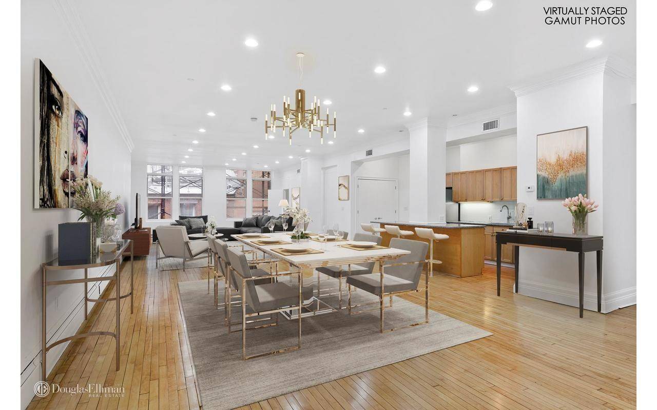 Massive 6 bed 2bath classic NY Loft located on one of the most notable and historic streets in Downtown Manhattan.