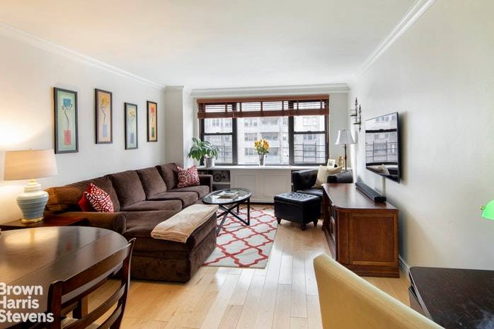 NEW TO MARKET ! ! This turn key ready and generously sized approximately 750 square feet one bedroom in a prime Murray Hill building is bright and inviting with plenty ...