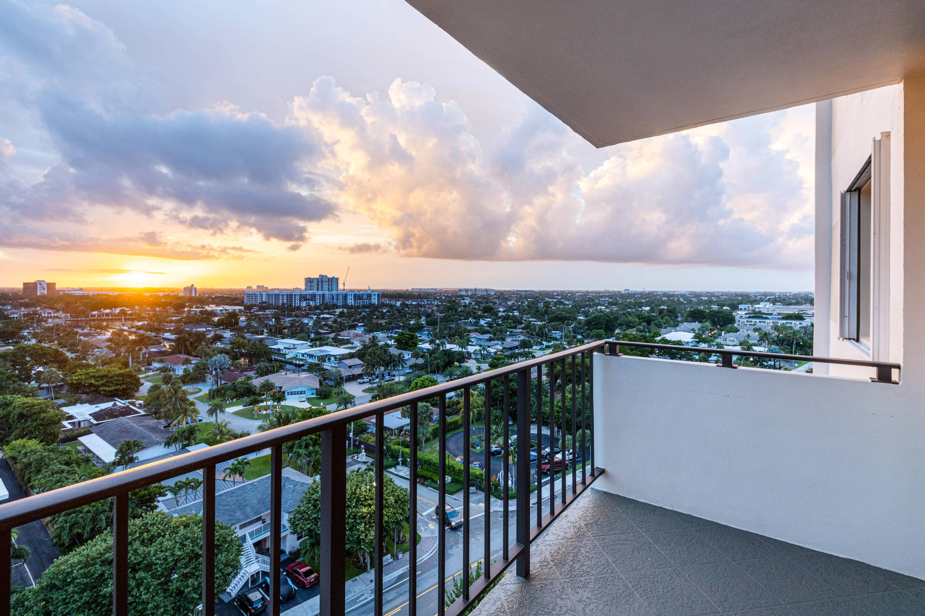 Welcome to your dream oceanfront condo, where luxury and an active lifestyle meet !