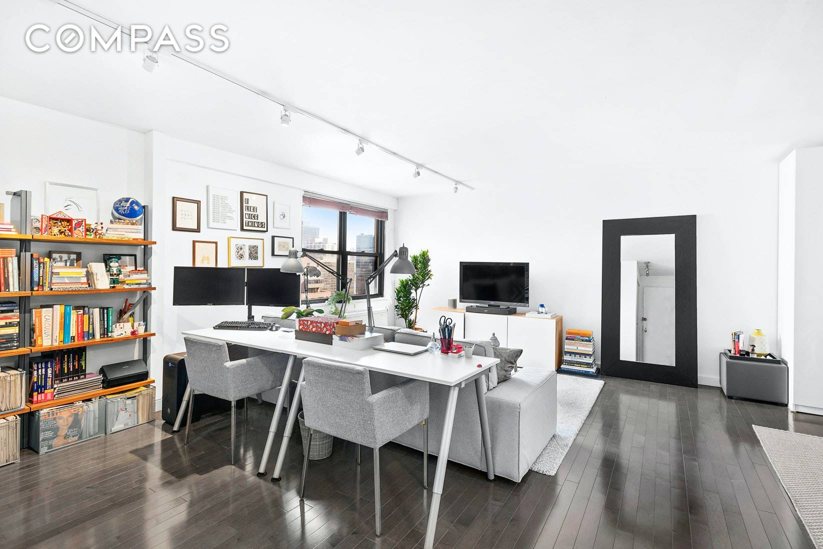 PLEASE INQUIRE FOR A VIDEO TOUR Effortlessly chic, this beautifully renovated over sized alcove studio has been featured in numerous fashion blogs and design magazines and offers a distinctly downtown ...