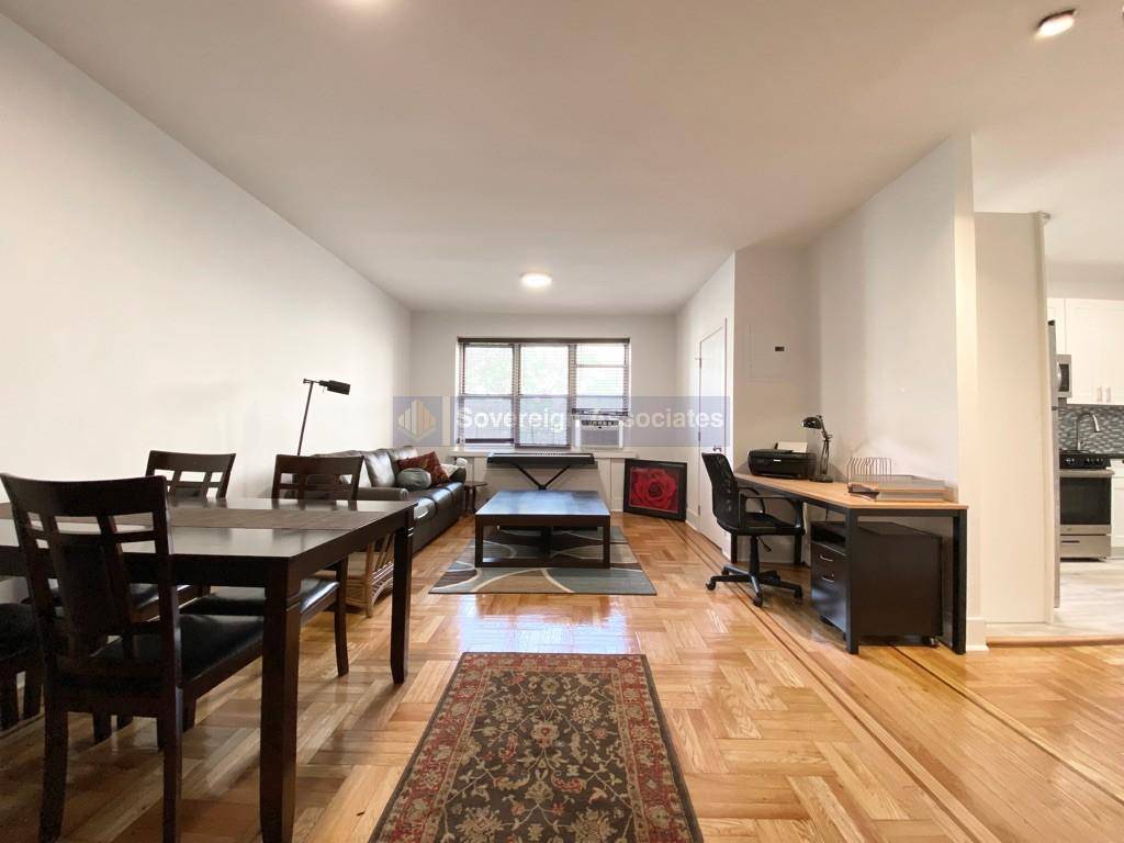 Renovated LARGE ONE BEDROOM IN CHARMING ART DECO BUILDING Thoughtfully renovated with a new kitchen including the modern amenities stone counters, dishwasher, gas stove, stainless steel refrigerator and plenty of ...