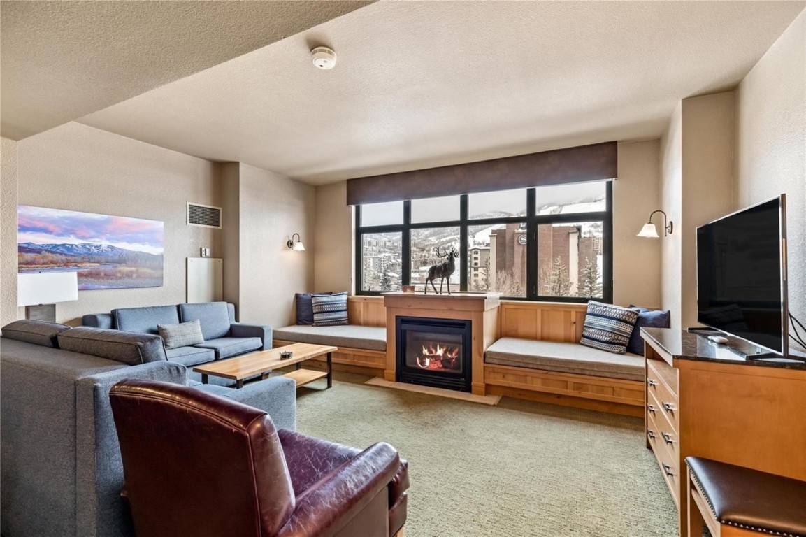 Enjoy panoramic views of Emerald Mountain and the Flattop Mountains with incredible sunsets from your private balcony and huge windows in unit 609, an oversized 1 bedroom 1 bath fractional ...