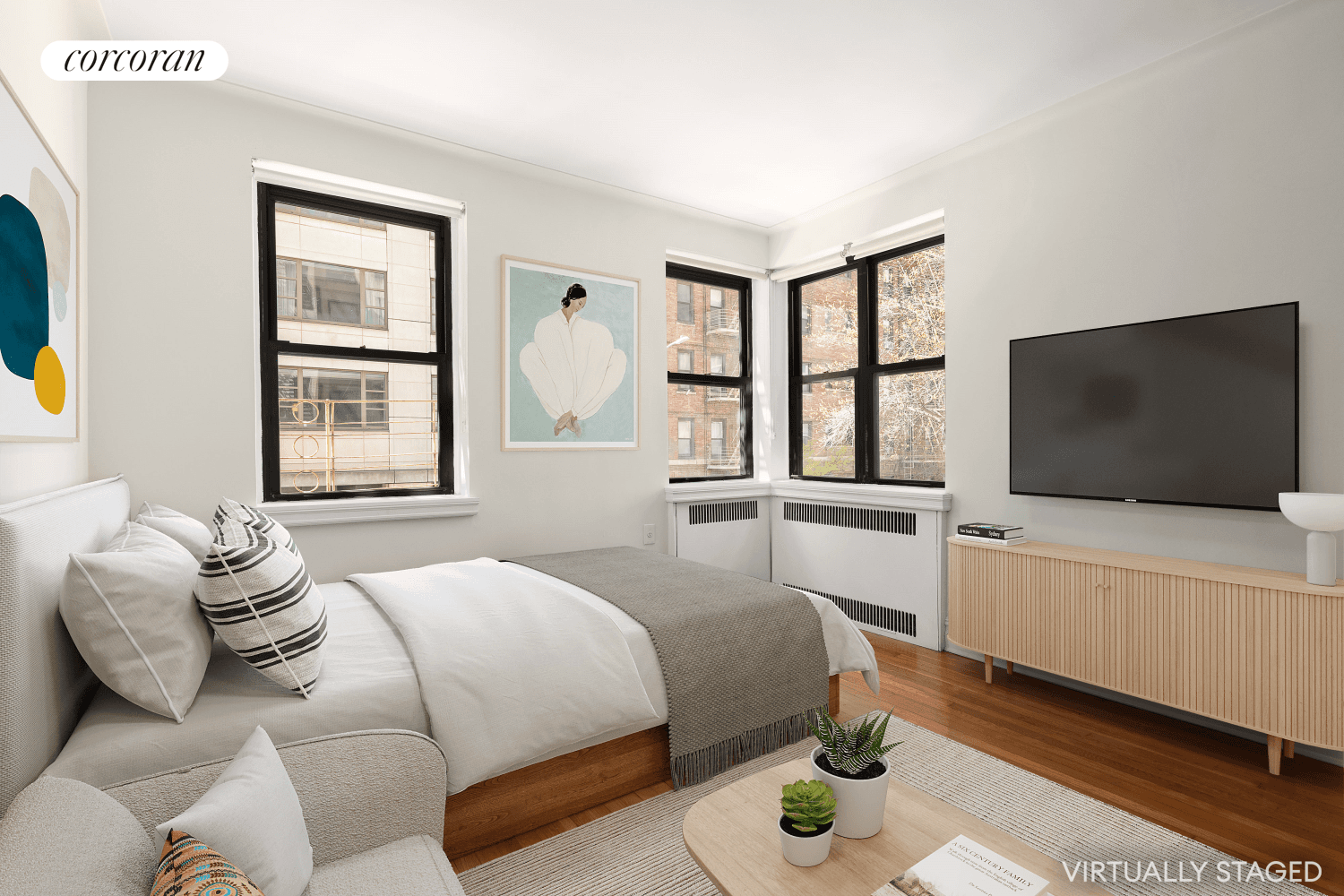 Charming studio between Central Park West and Columbus Avenue.