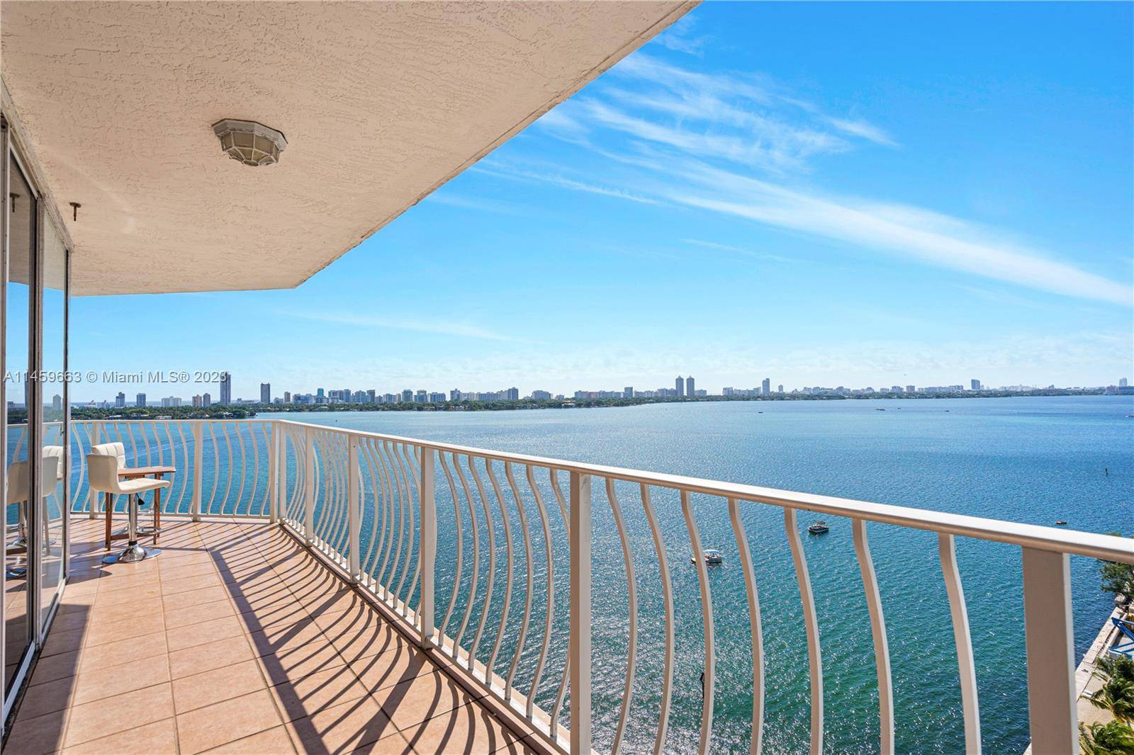 Stunning south facing bay views across the Miami and Miami Beach skylines for unforgettable sunsets.