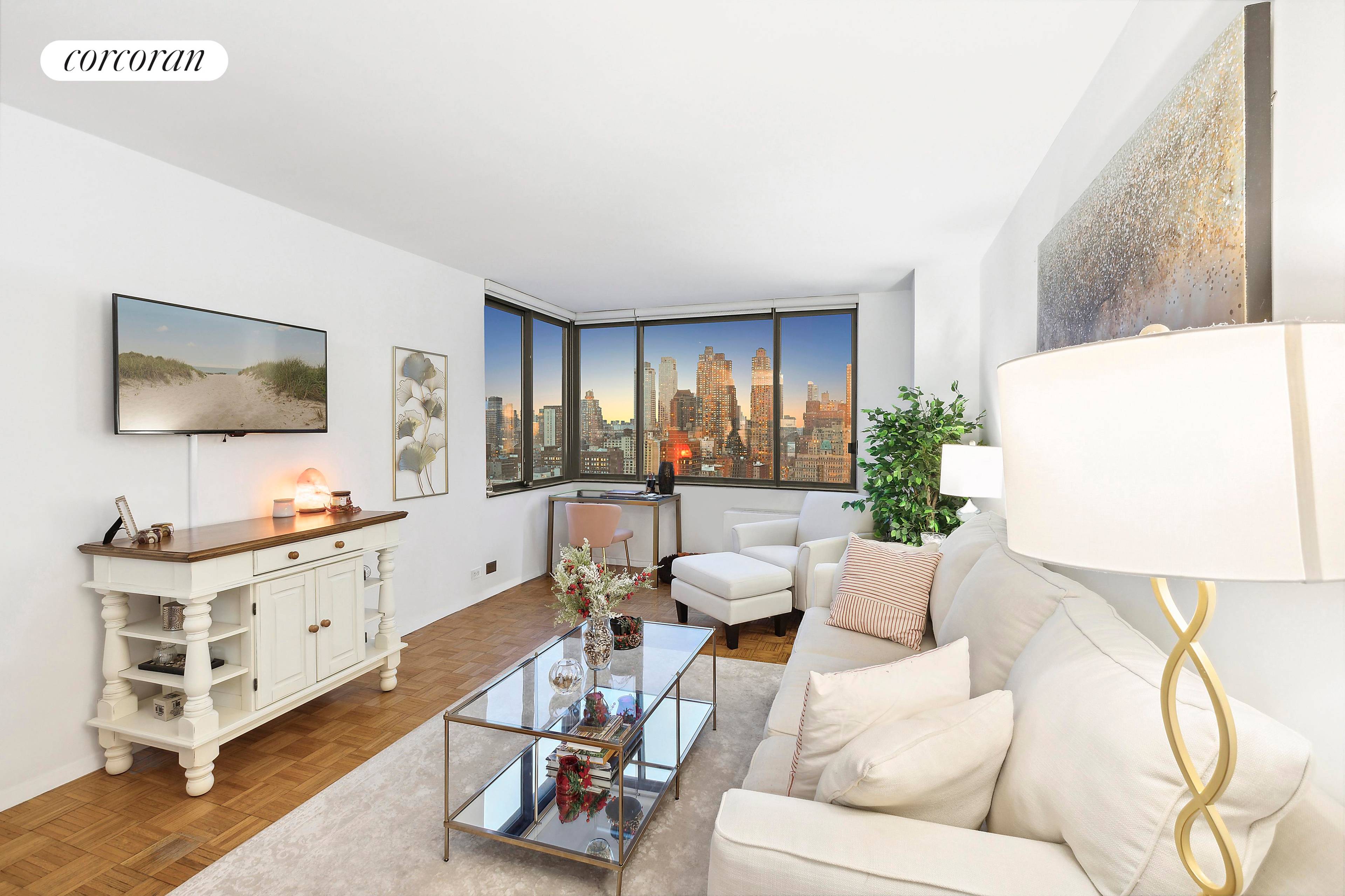 Residence 25G is a bright corner one bedroom condominium with great open city views to the Hudson River and the West and to the North.