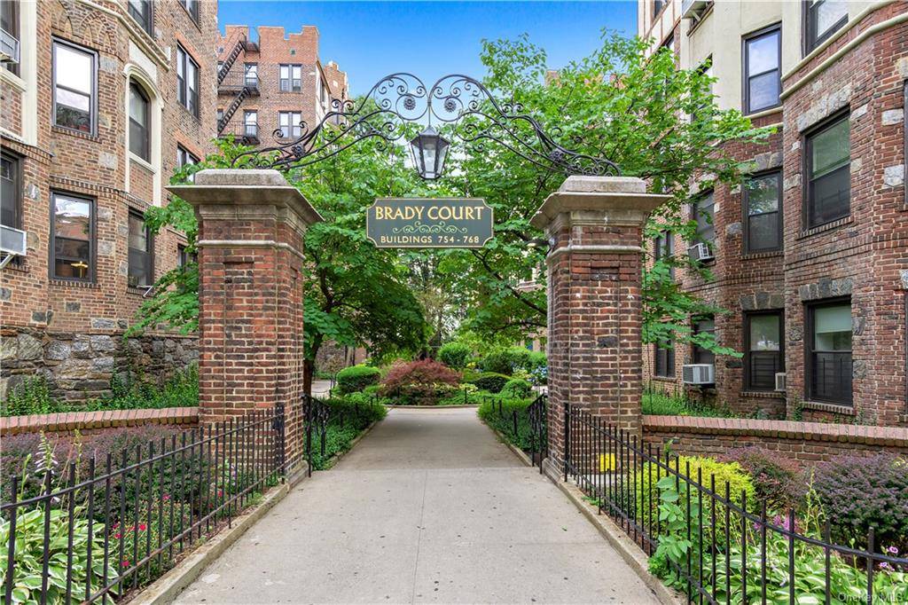 Welcome to 754 Brady ave apt 205 Bronx Ny 10462 one bedroom and one bath apartment that is in great shape very low monthly maint fee of 554 a month, ...