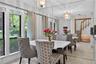 Eat-In Kitchen w/Breakfast Nook