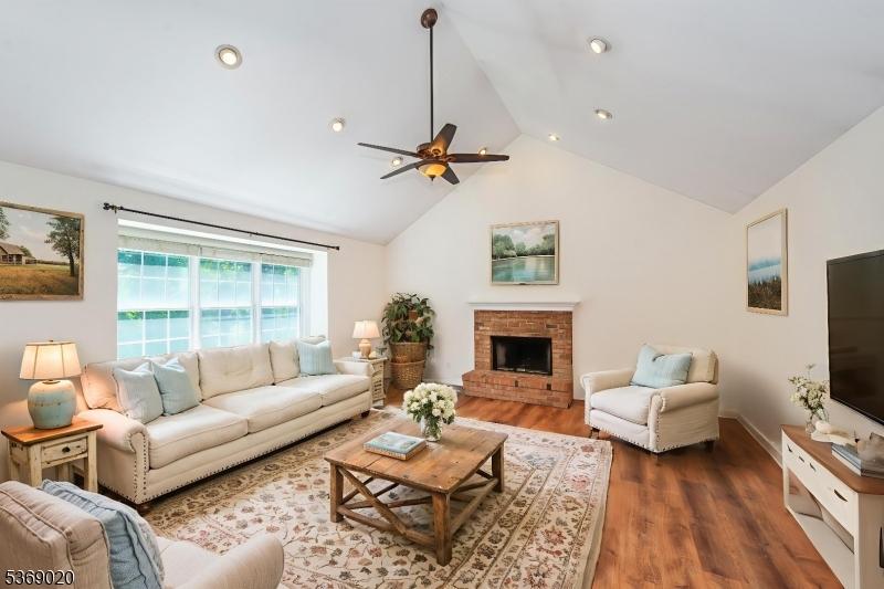 FAMILY ROOM (STAGED)