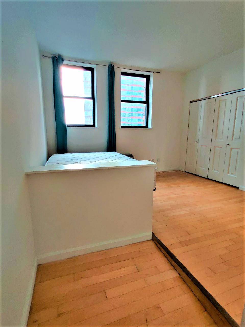 Sunny Bright Studio for Rent with HUDSON RIVER VIEWS !