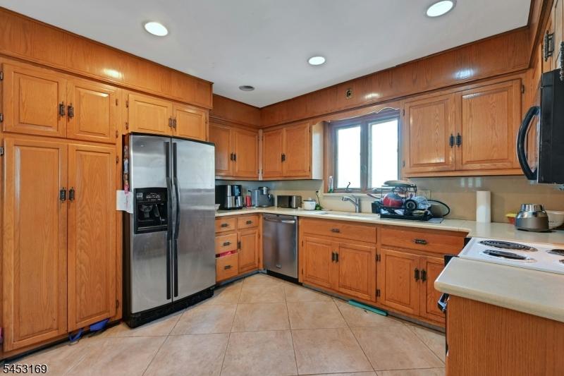 Large kitchen First floor