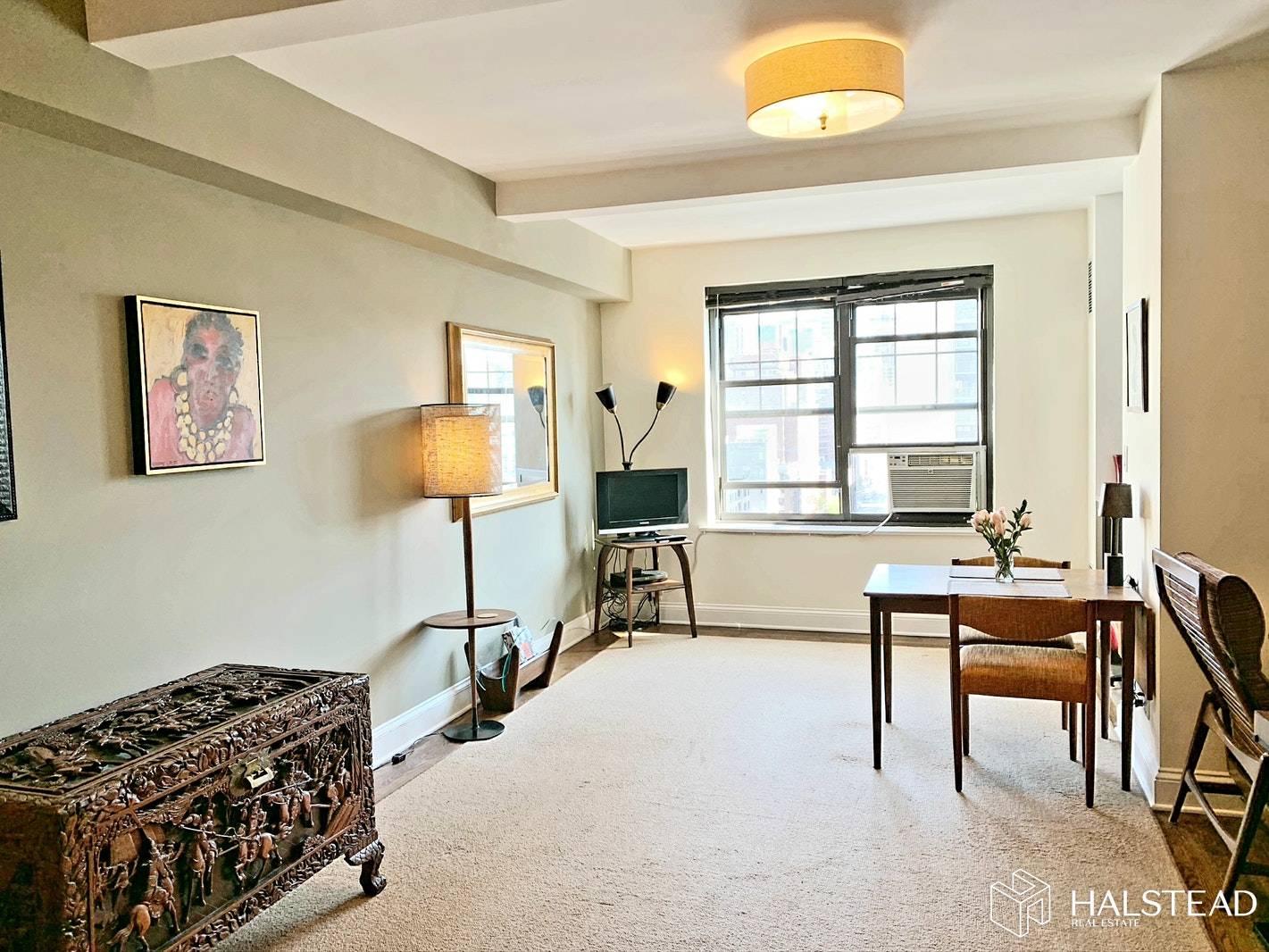 Prewar charisma meets contemporary living in this mid level studio featuring impressive north views of the Empire State Building in the heart of Gramercy.