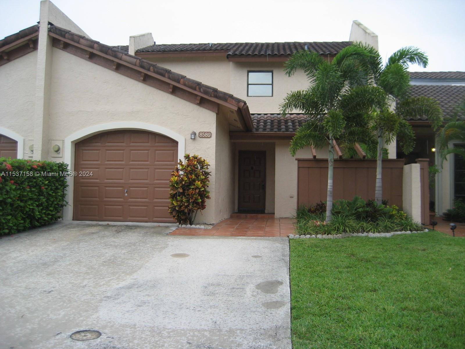 BEAUTIFUL LARGEST TWO STORY TOWNHOUSE IN THE NICEST COMMUNITY OF KENDALL WITH SECURITY GUARDS GREAT GATE ACCESS, 3 BEDROOMS, 2.
