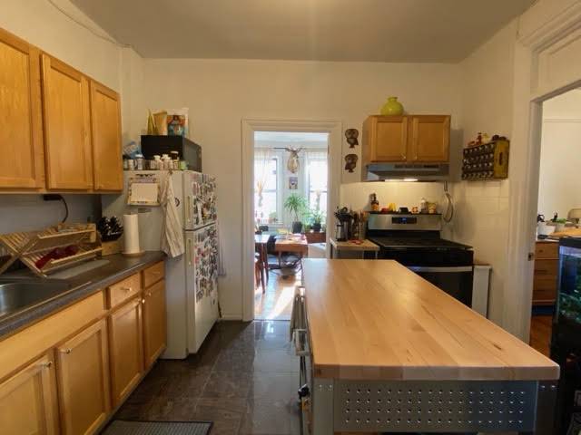 Super spacious 2 bedroom apartment located on the 3rd floor of a pre war walk up building in beautiful Williamsburg Brooklyn !