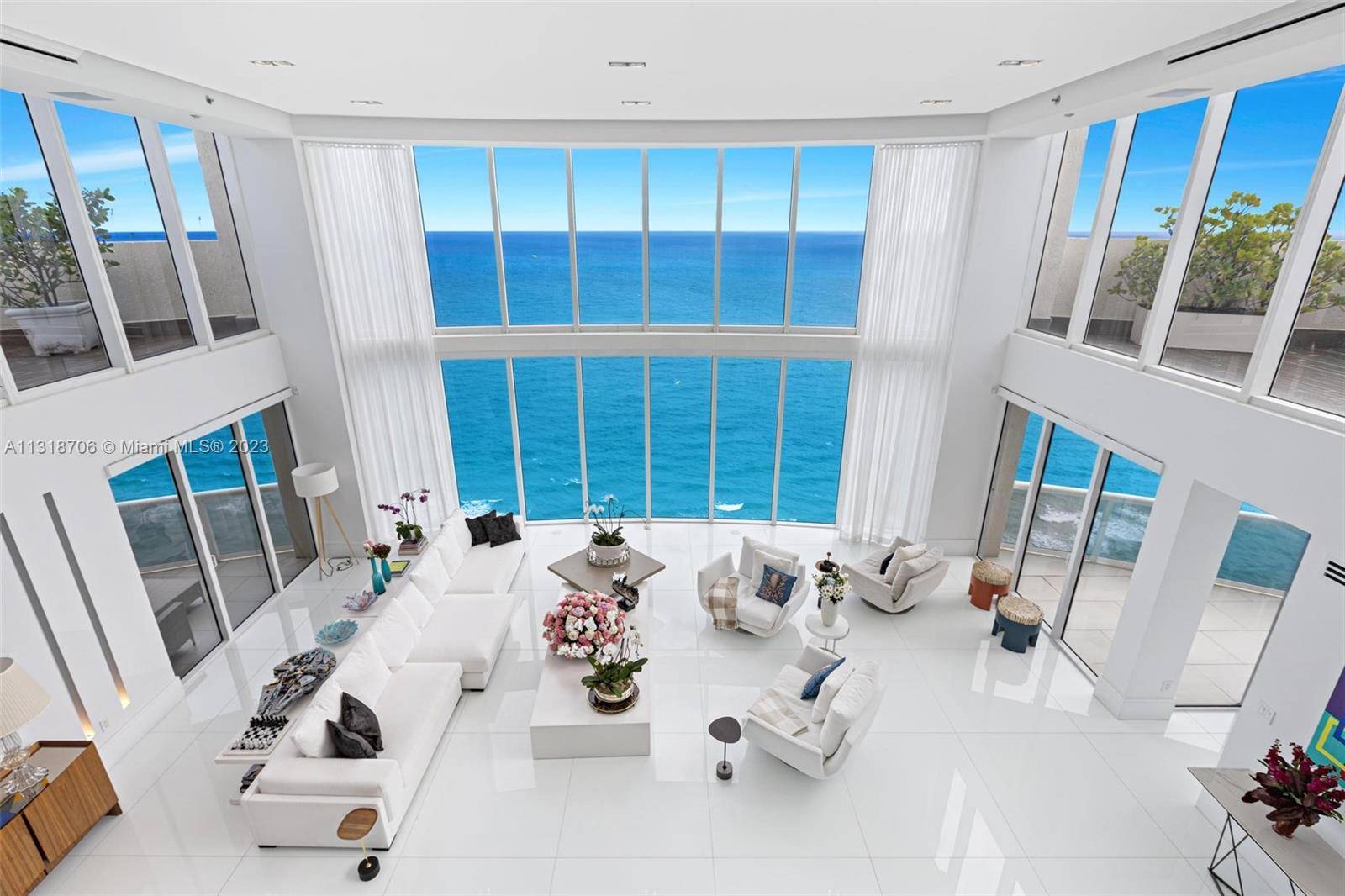 PRICE CORRECTION ! ! THE ONLY PENTHOUSE UNIT IN SUNNY ISLES UNDER USD 7.