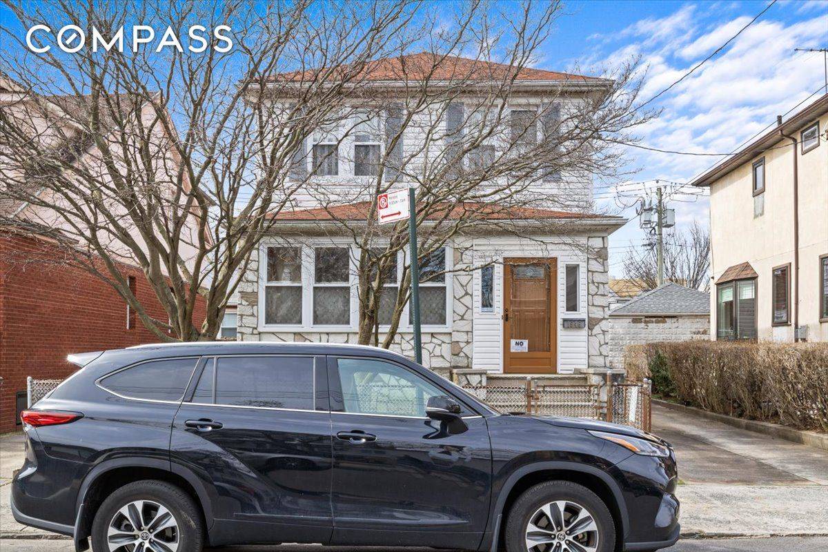 Rarely available ! Detached single family sitting on a 40x65 lot on Homecrest Avenue between Avenue S and Avenue T.