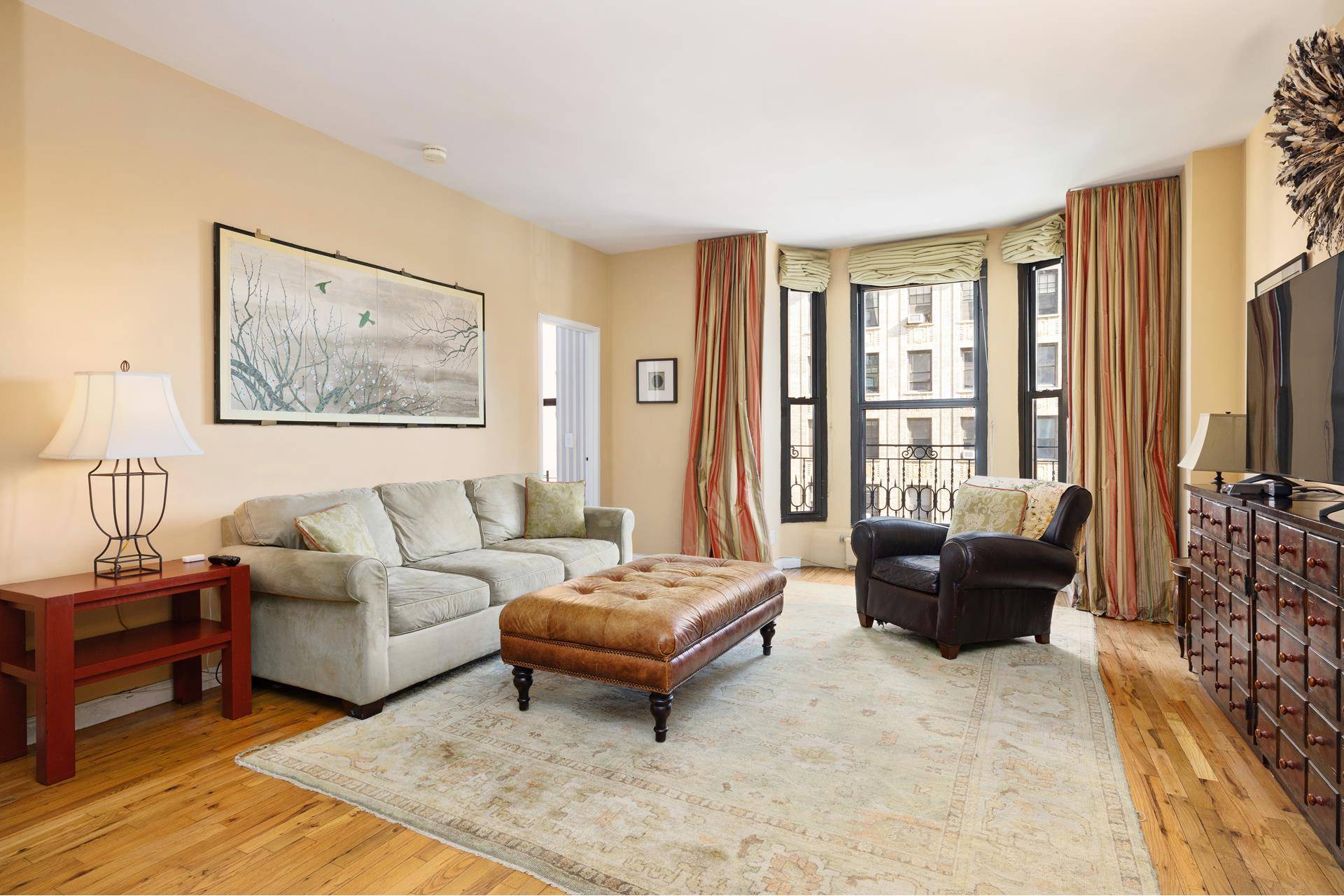 Located on one of the Upper West Side's greatest cross streets, 112 West 72nd Street 7BC is a charming 3 bedroom 2 bath in the landmarked former Hargrave Hotel.