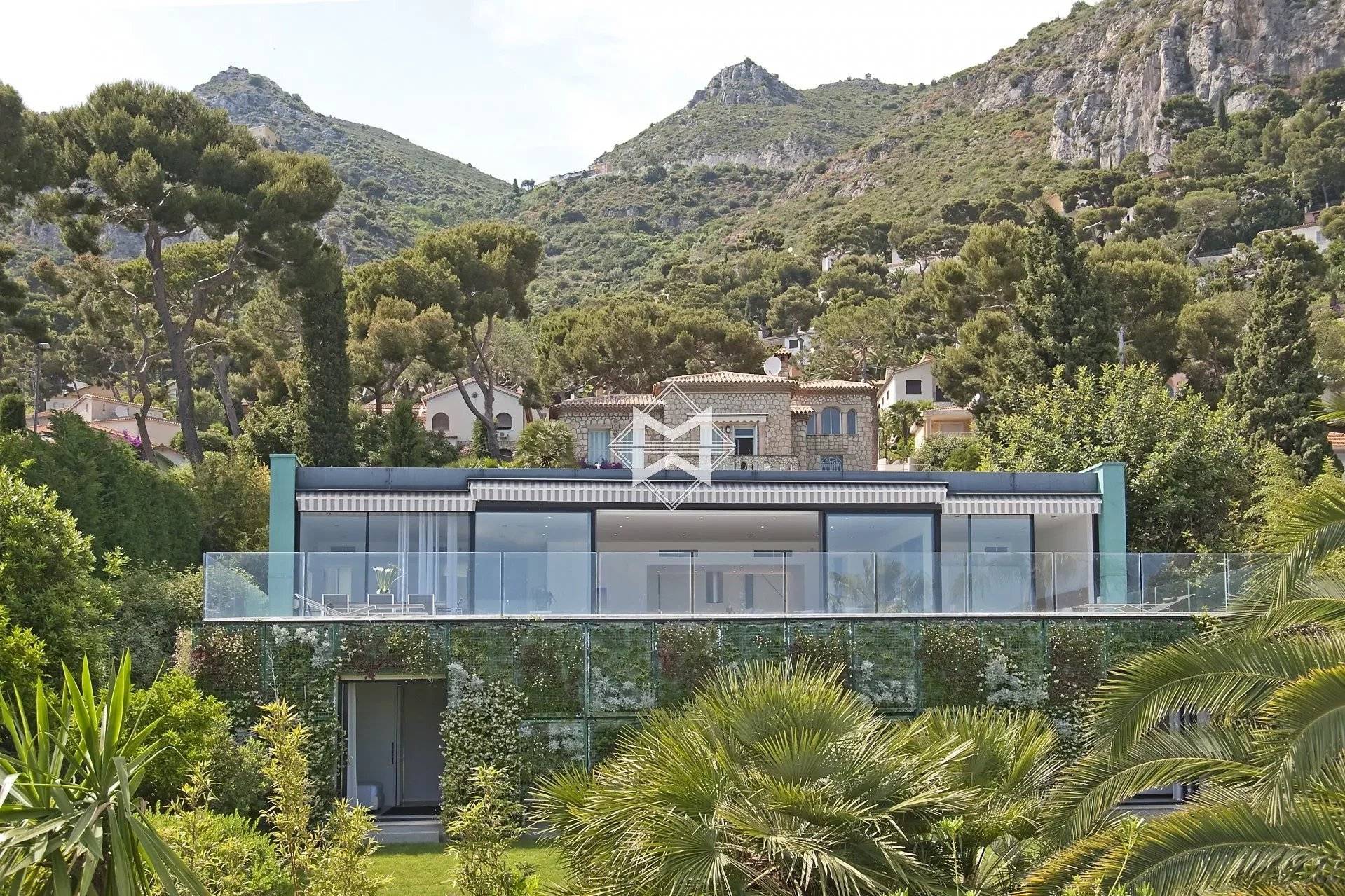 Superb contemporary villa with panoramic sea view in Eze