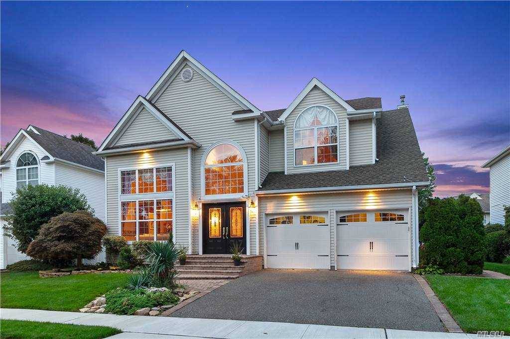 Enjoy this 4 bedroom 2. 5 Bathroom Colonial at the 24 hour gated community Country Pointe.