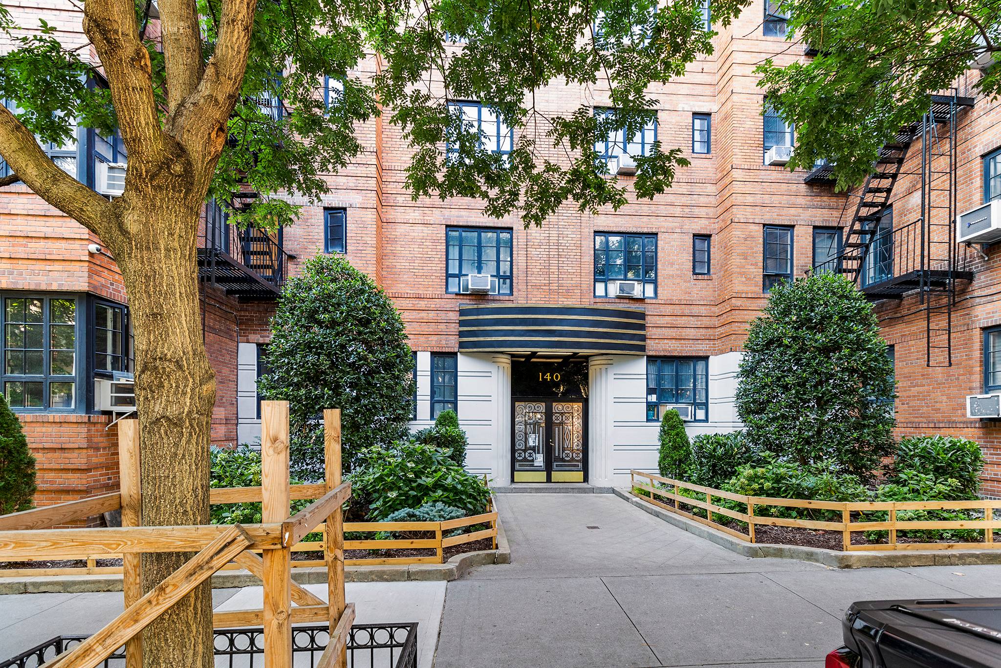Quiet, elegant one bedroom apartment in prime Park Slope, close to prized Prospect Park !