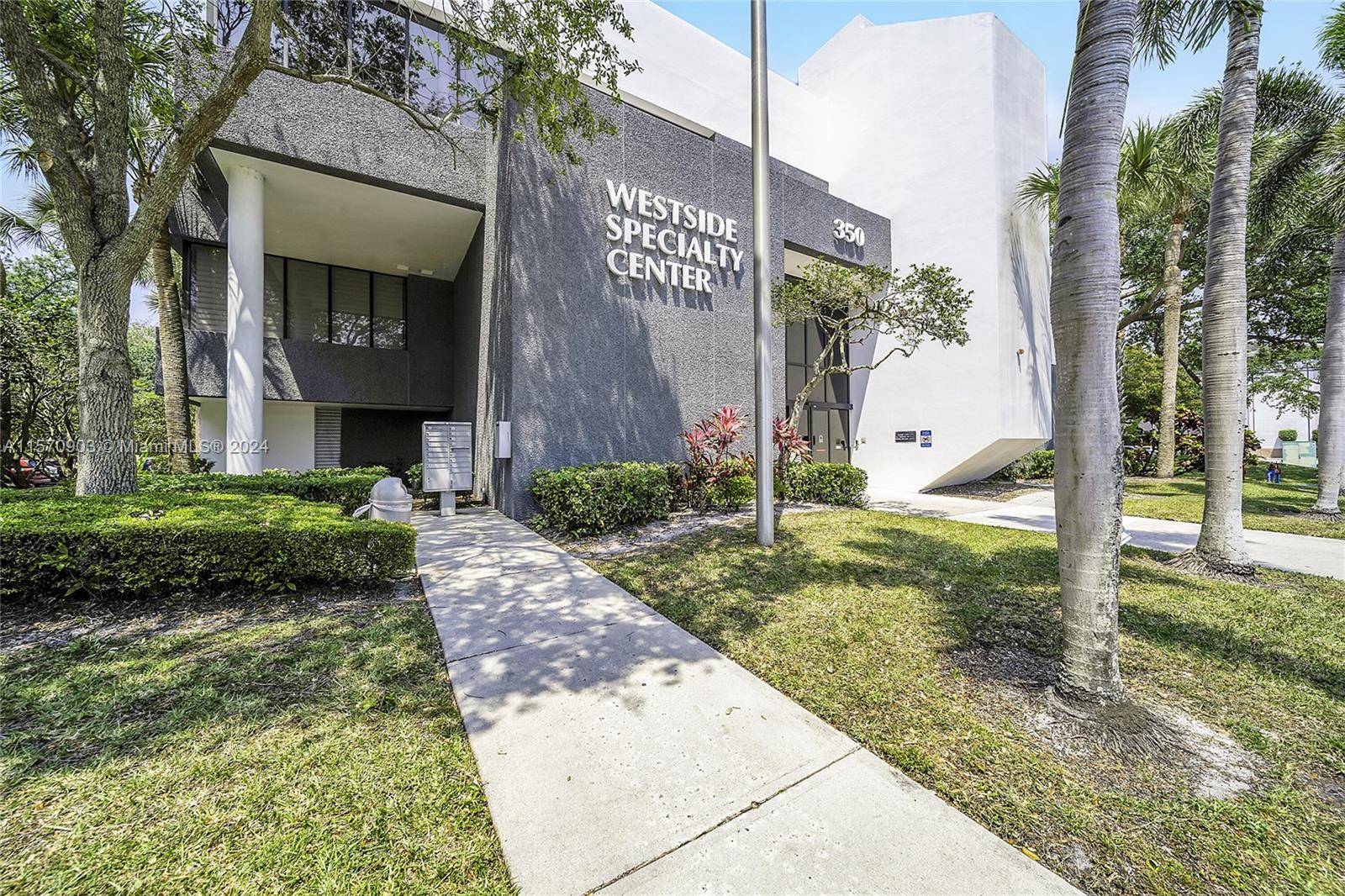 Medical office located in the heart of Plantation near Westside Regional Hospital.