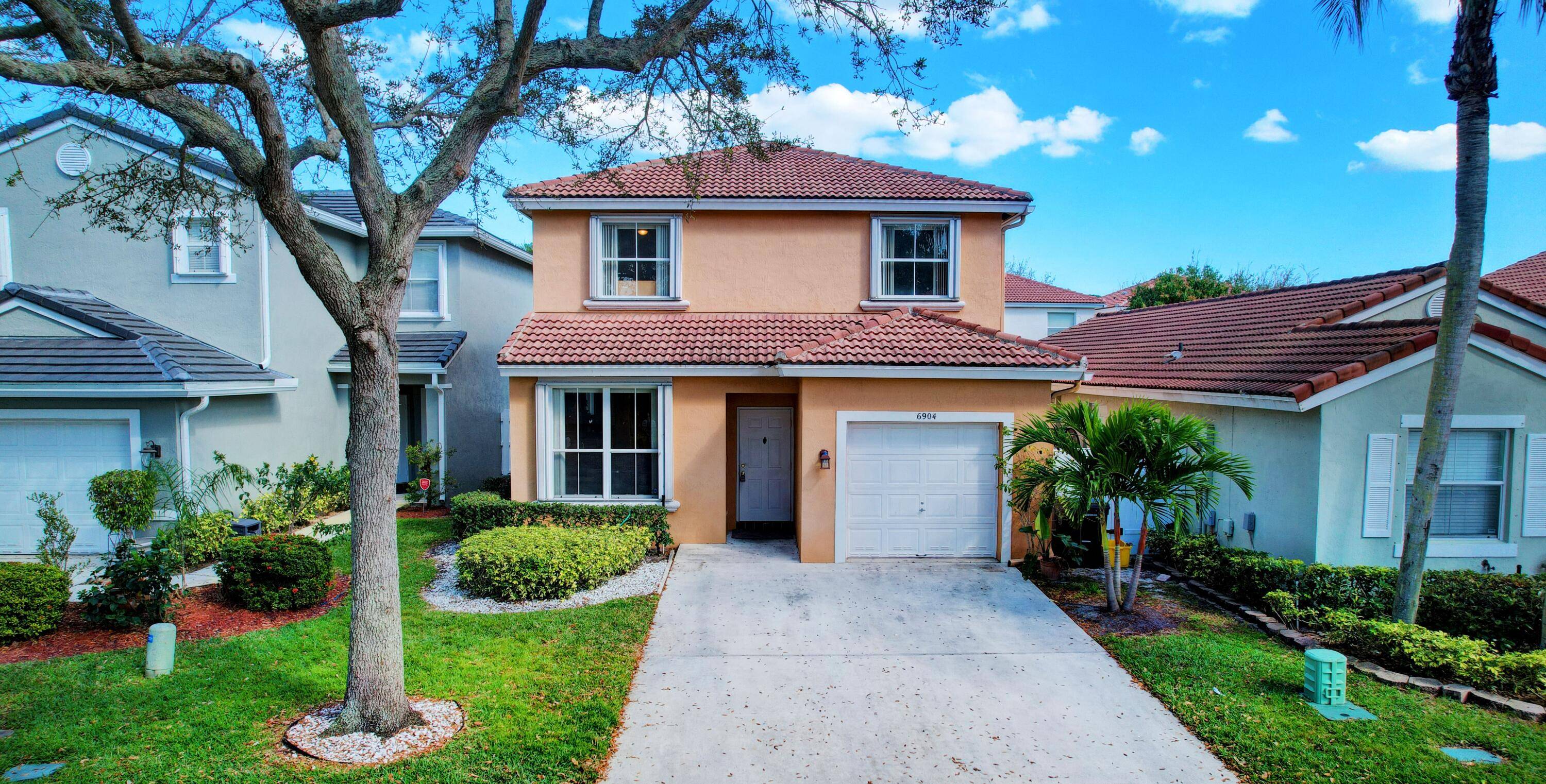 Nestled in a highly sought after Golf Country Club neighborhood.