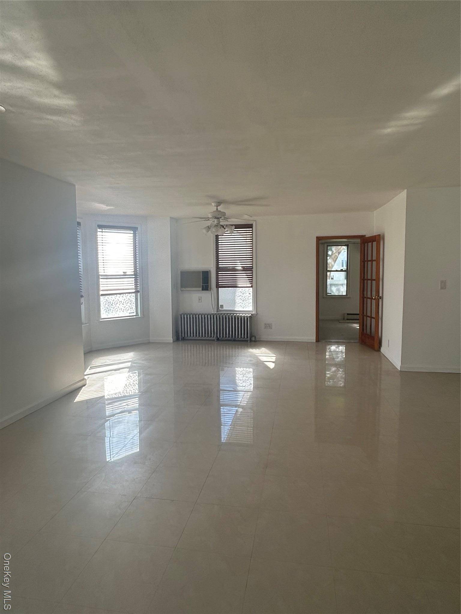 This spacious single family Colonial offers 4 bedrooms and 2 full bathrooms, located in the heart of Little Neck.