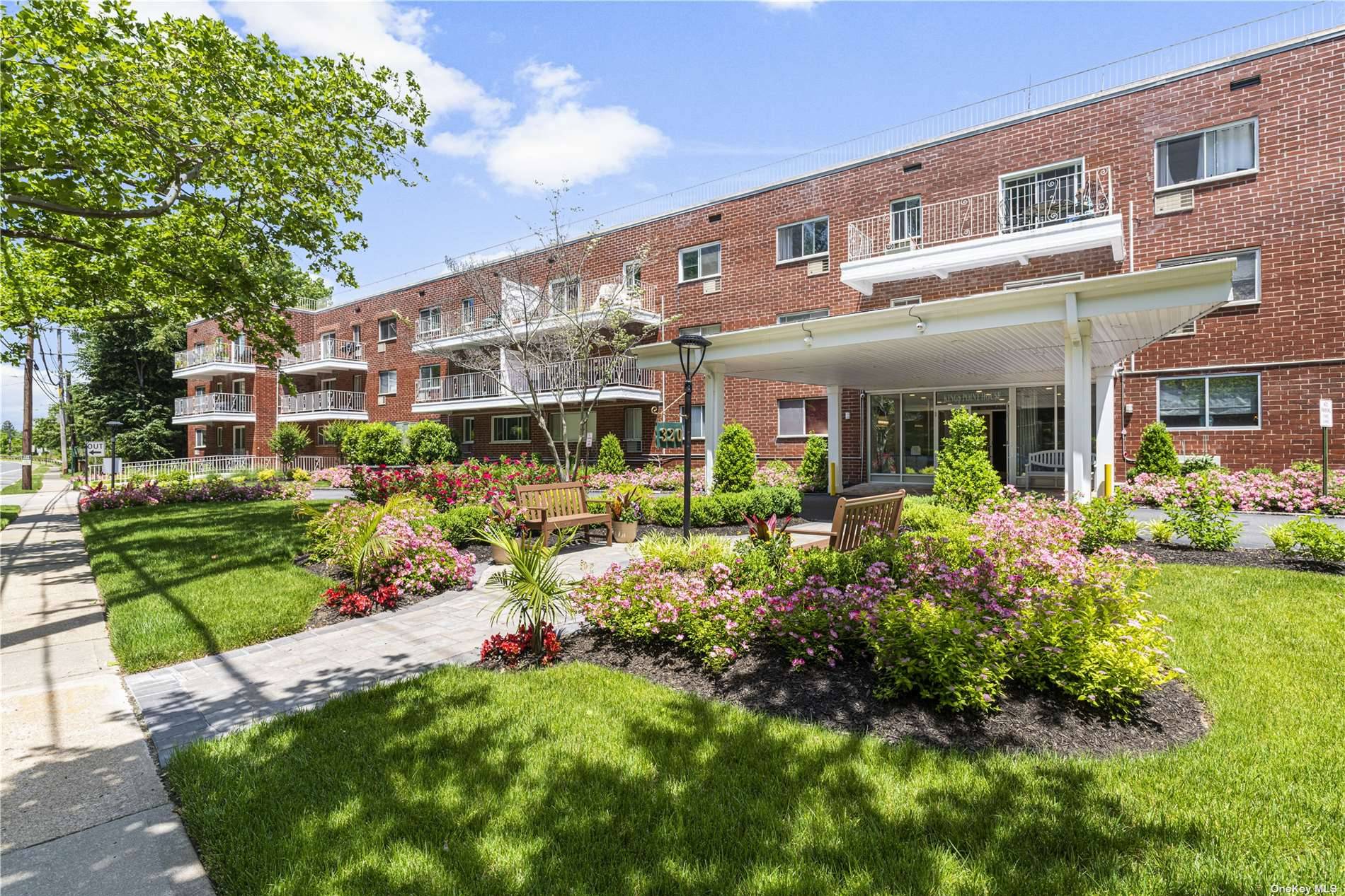 ESTATE SALE MOTIVATED SELLER Large 2 Bedroom 2 Full Bath Coop in Great Necks most desirable waterfront co op building which sits on Manhasset Bay.