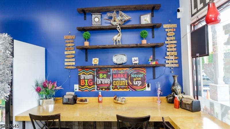 Additional Dining Area