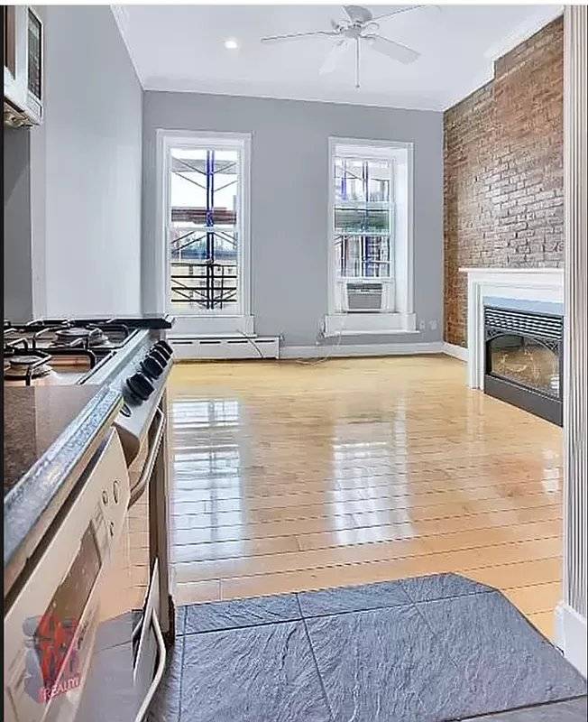 STUNNING, RENOVATED 1 BEDROOM WITH A PRIVATE BALCONYThis is beautifully renovated TRUE 1 bedroom that also includes the features below Laundry in unit !