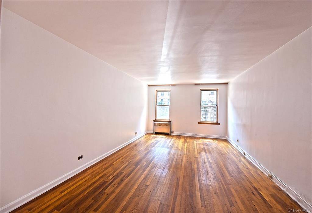 Convertible 3BR 1. 5 Bath Just Steps to Inwood Park This very spacious 2 BR unit can easily be converted to a 3 BR apartment.