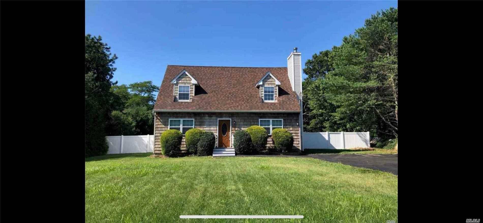 Beautiful renovated with hard wood floors throughout, open concept living room dining room Kitchen with an exquisite island in the middle with Quartz counter tops, eat in with stools and ...