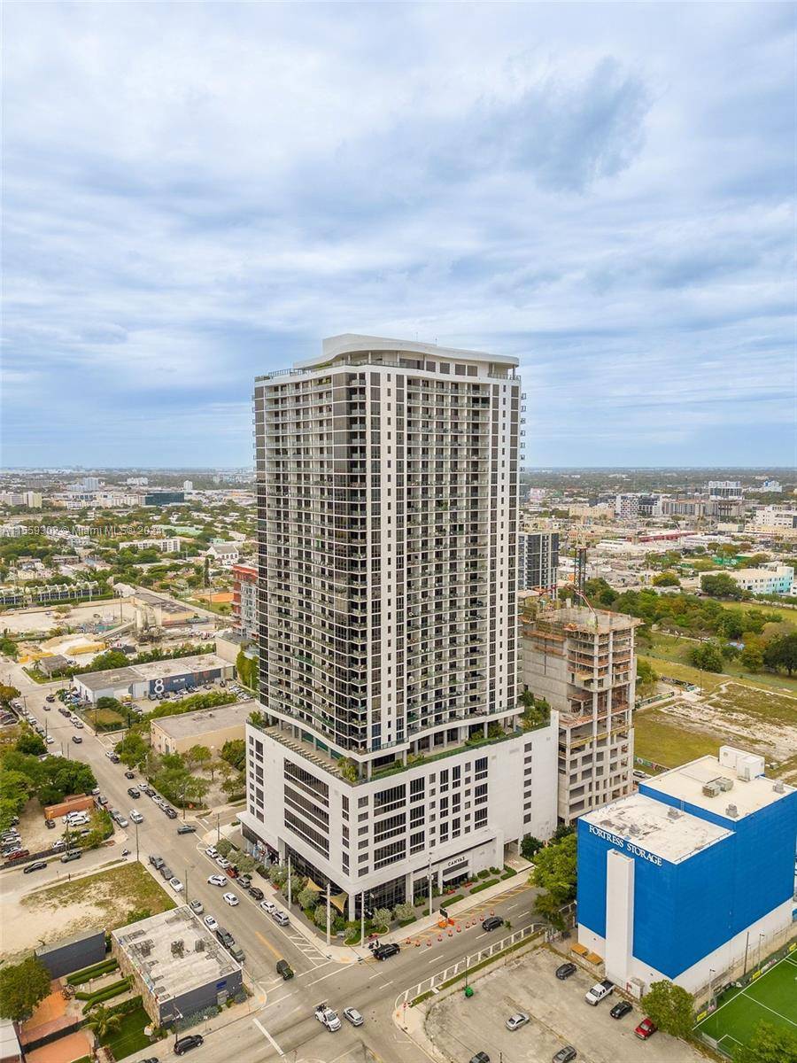 Canvas is a beautiful 37 story luxury building ideally located in the Miami Arts Entertainment District walking distance to shopping, dining and entertainment venues.