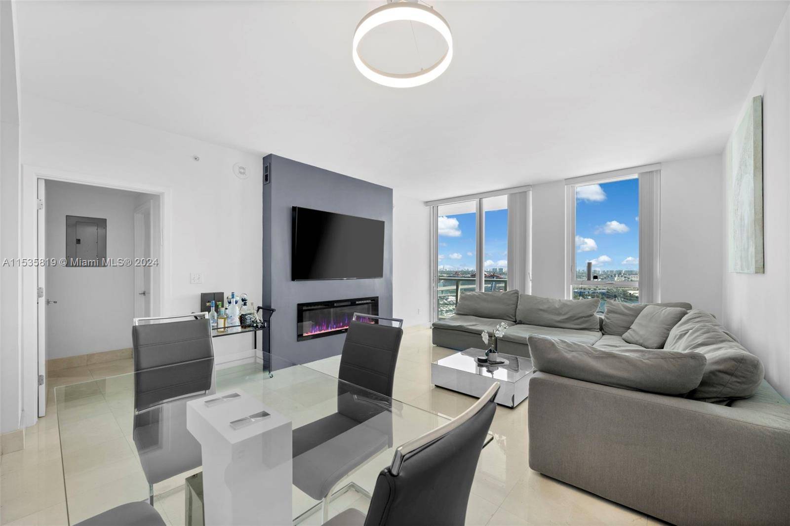 Welcome to your urban sanctuary in the heart of vibrant Downtown Miami.