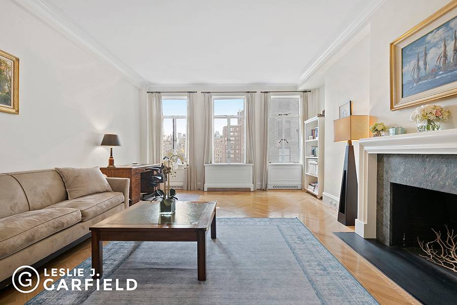 The Beresford is a preeminent prewar cooperative building located at 211 Central Park West.