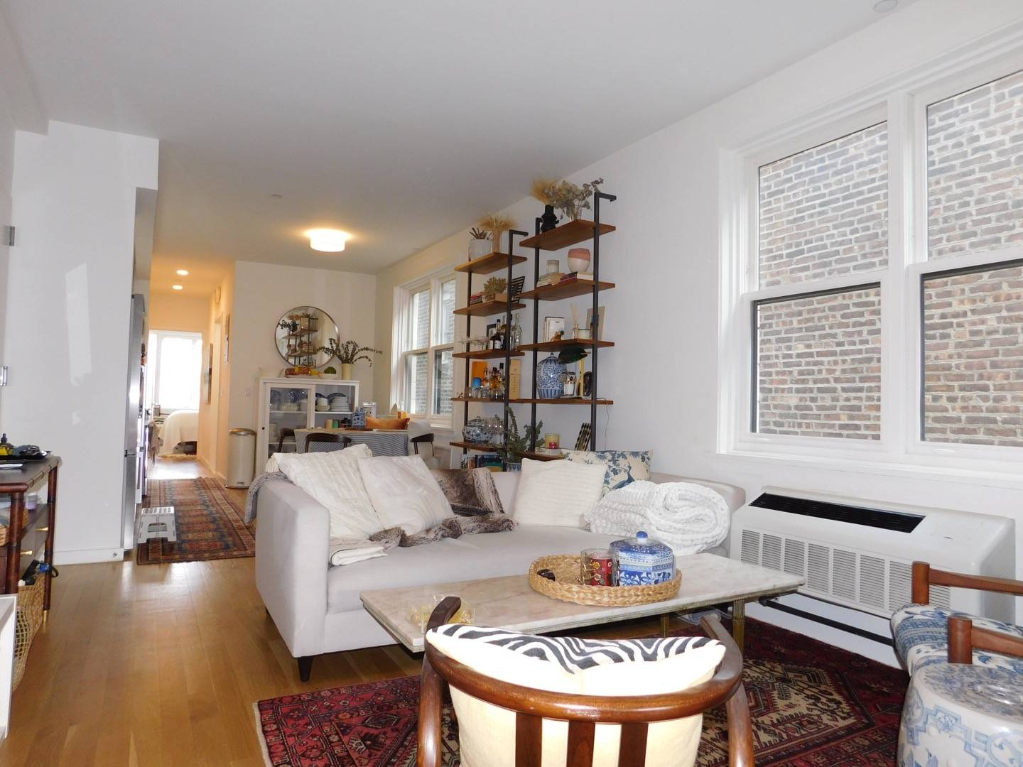 NO FEE ! This large and bright 2 Bedroom with great closet space is located in Prospect Lefferts Gardens.