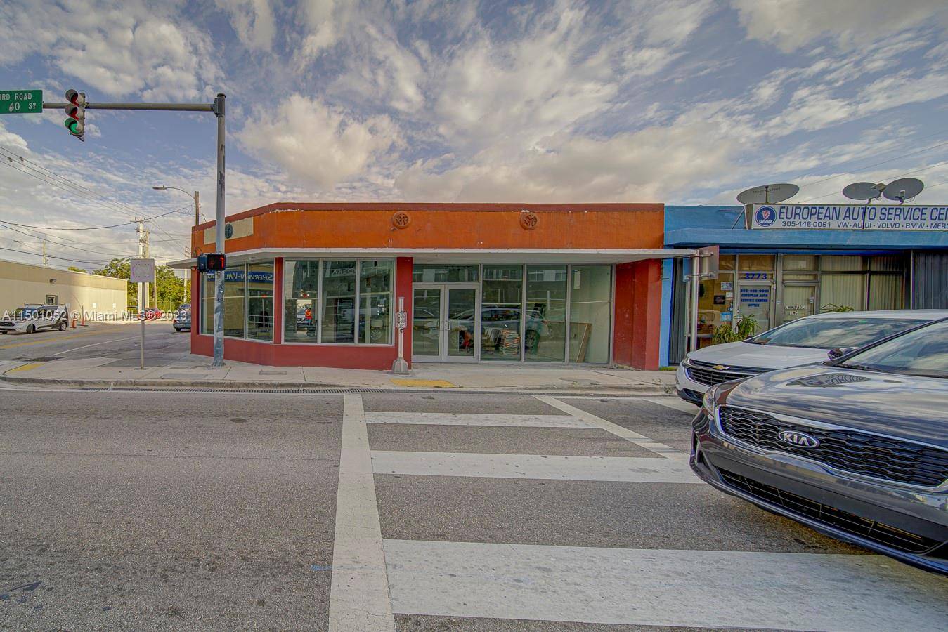 2nd gen restaurant for lease in Miami, FL, located at the busy intersection of Bird Road 39th, just steps away from the City of Coral Gables.