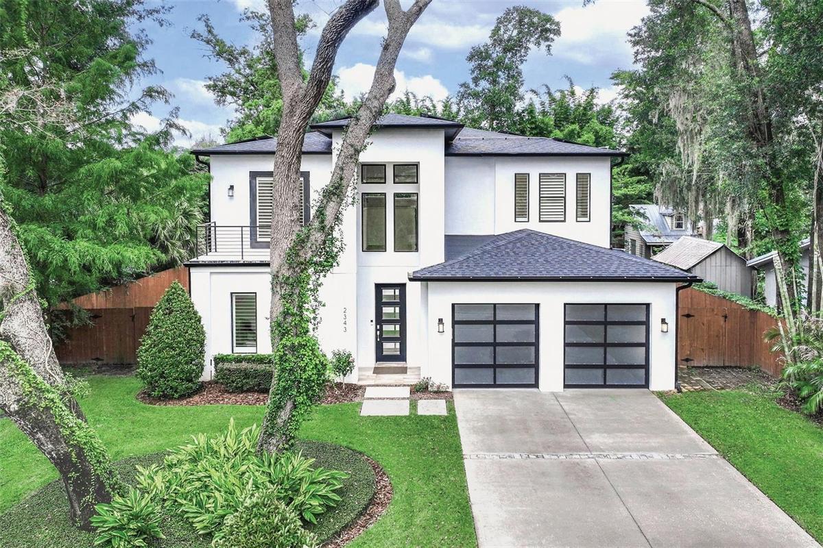 Welcome to 2343 Versailles Ave.