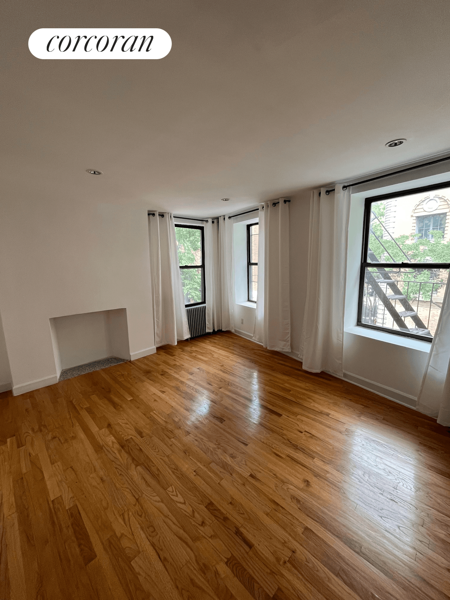 Spacious Duplex in the heart of Soho, corner of Elizabeth and Spring.