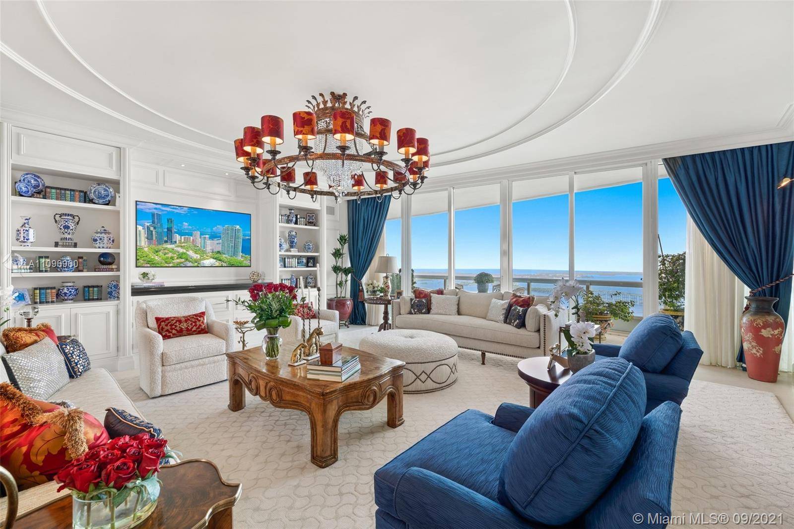 The best flow thru plan in Santa Maria, residence 4205, sits on the 42nd floor with drop dead gorgeous views spanning from the bay to the city.
