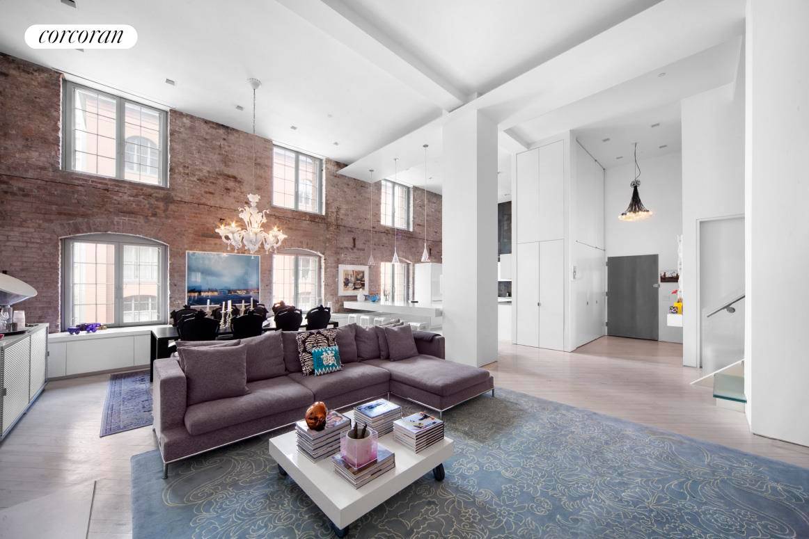 A perfect combination of history and modern luxury residence 4E is a rarely available duplex loft in one of TriBeCa's most coveted buildings, The Sugar Warehouse.