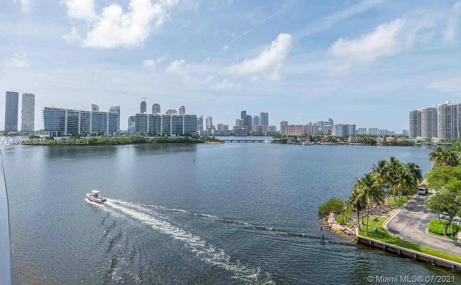 Remarks Remarks BEAUTIFUL, SPACIOUS 4 BEDROOMS BONUS SMALL BEDROOM UNIT IN PRESTIGE ECHO CONDO WITH UNOBSTRUCTED WATER AND CITY VIEWS IN THE HEART OF AVENTURA !
