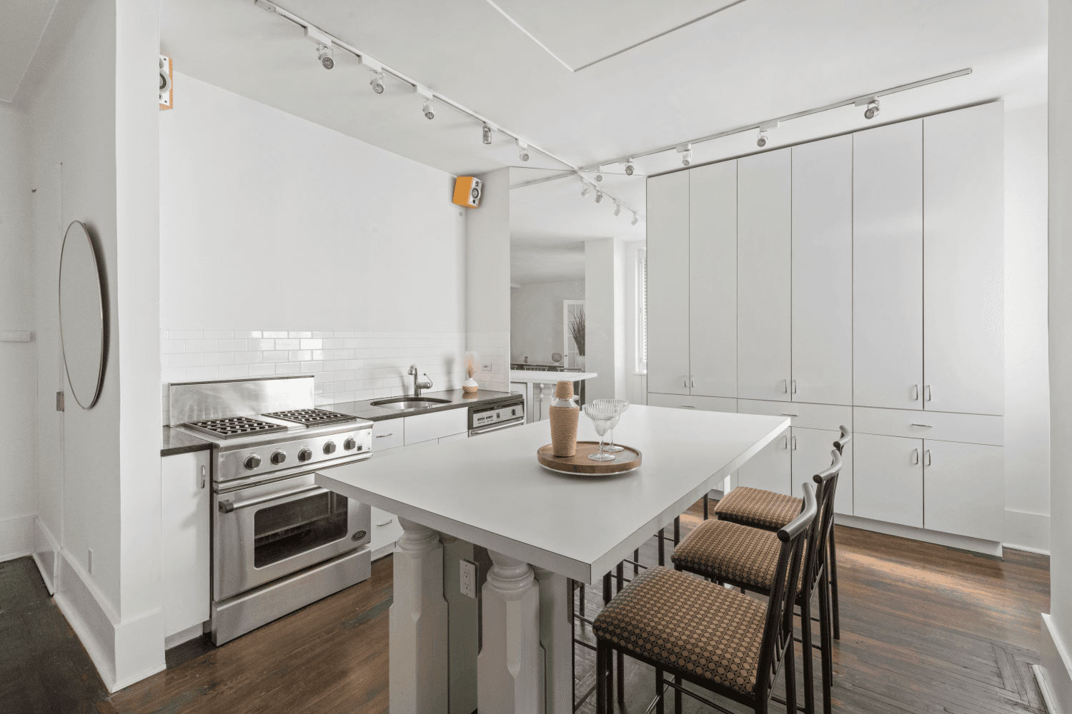 Nestled a block from Riverside Park in the heart of the Upper West Side, this lovely 1 bedroom, 1 bathroom co op is a portrait of modern pre war charm.