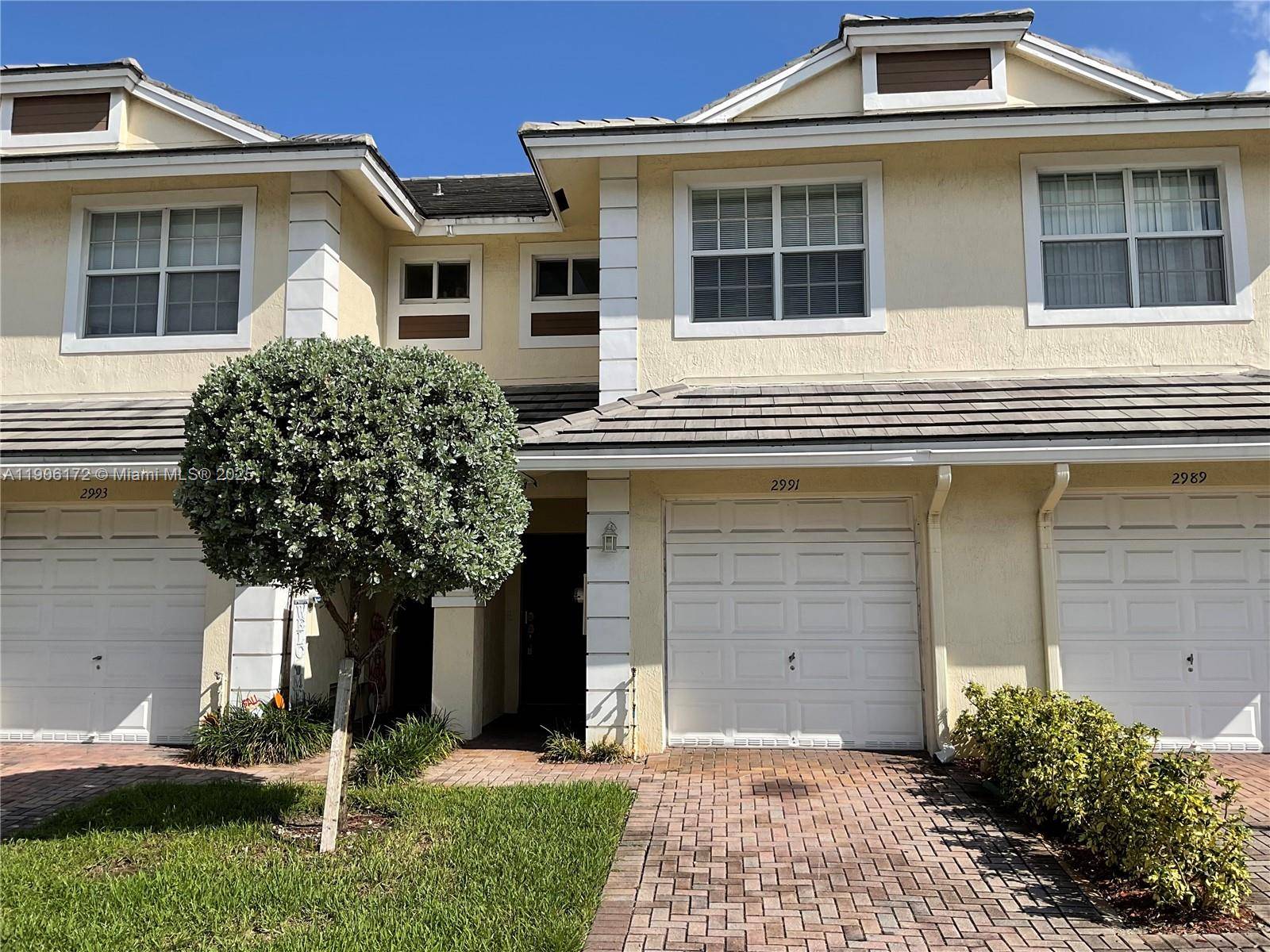 Great opportunity to purchase this 2 story townhome with 1 car garage in Oakland Park, close to major roads, highways, shopping, restaurants and parks.